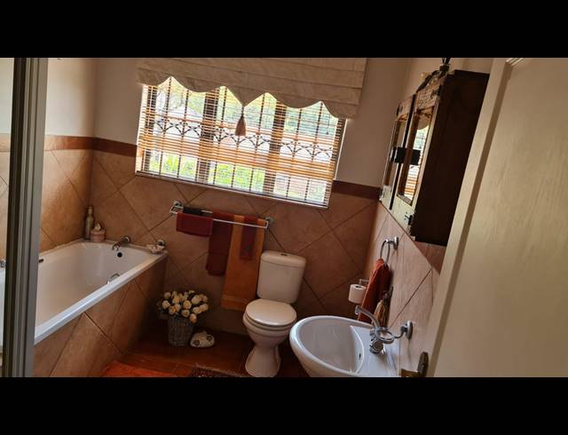 3 BEDROOM FREESTANDING FOR SALE IN SAFARI GARDENS